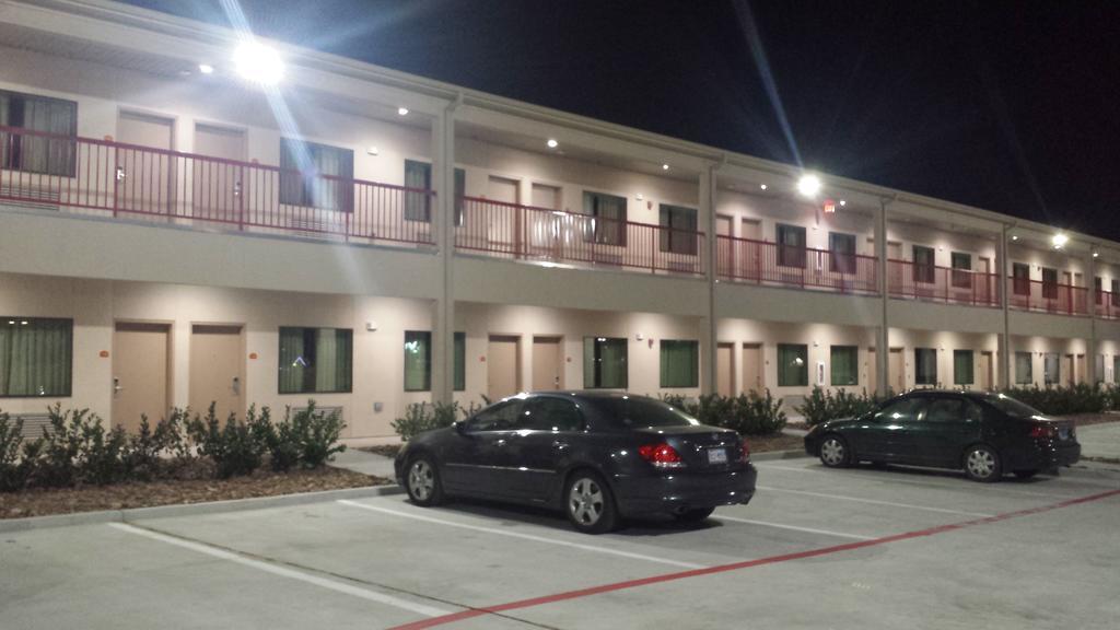 Palace 290 & Jones Rd 2*